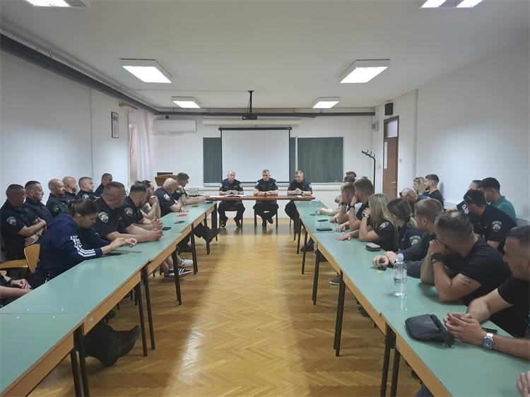 U Policijsku upravu ličko-senjsku stiglo pojačanje za vrijeme turističke sezone 1 ISPOMO%C4%86%202026%20TEKST